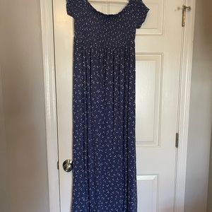 Maternity maxi dress